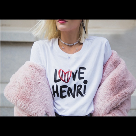 henri bendel Tops - Love Henri Bendel T Shirt